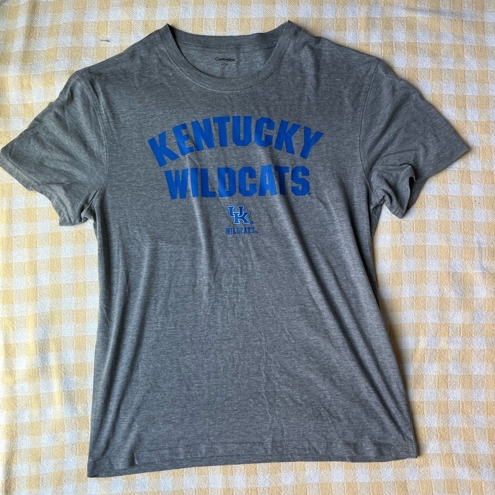 Captivating Apparel Gray Kentucky Wildcats Tee Shirt
